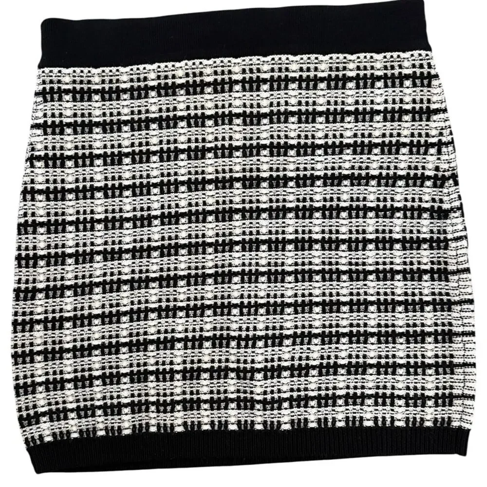 Aritzia Babaton Salvatore Italian Merino Wool Tweed Knit Skirt Black White Large - Picture 11 of 12